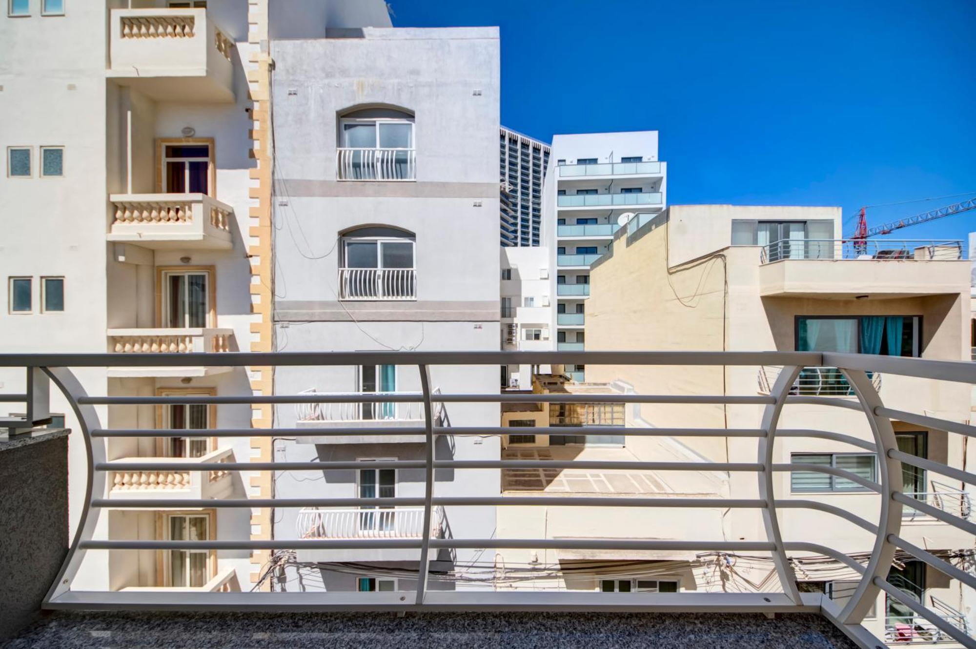 Modern 2Br Apt With Balconies In St Julians, Paceville - Apt 5 By Vaganza Saint Julian's エクステリア 写真